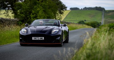 Aston Martin Vanquish Volante: British Beauty Thrives in All Weather