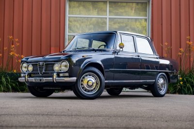 Rare 1966 Alfa Romeo Giulia Super Bollino d'Oro Heads to Auction, No Reserve